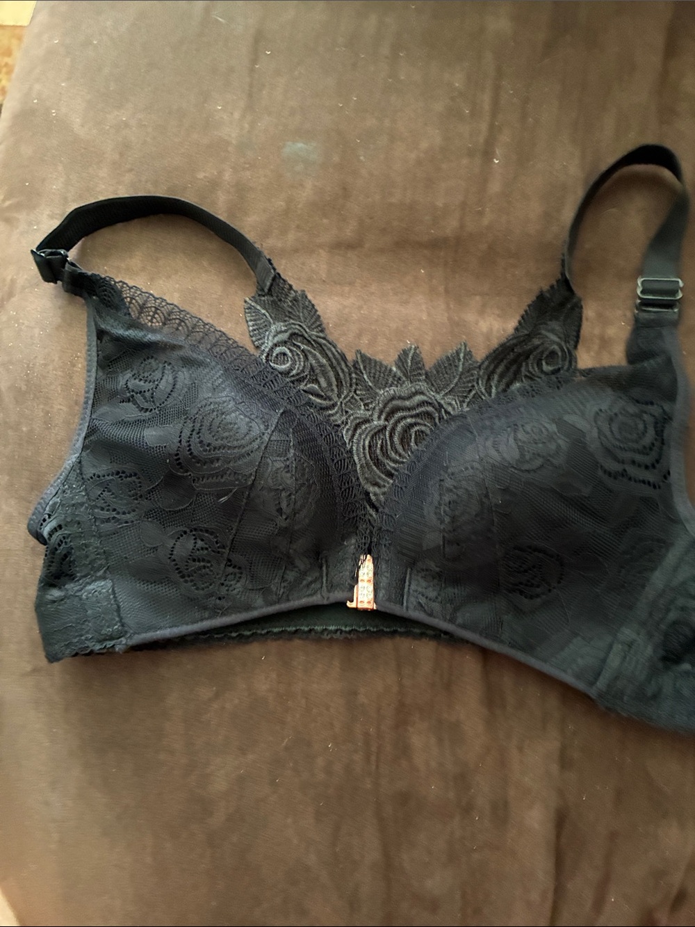 Front closure Lace Detail Wireless Bra - Black